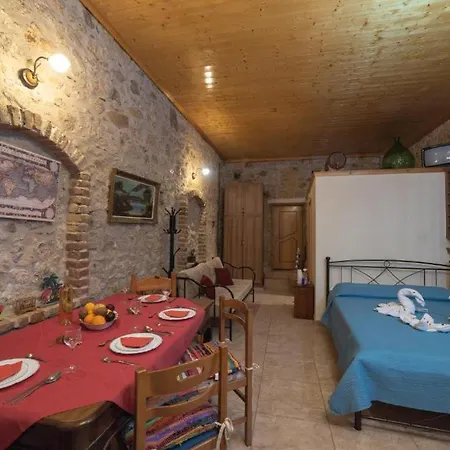 Menecrates Rustic - San Matteo Apartment Ágios Matthaíos