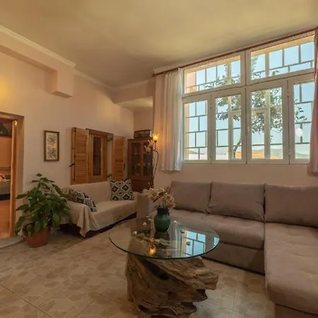 Apartment Menecrates Rustic - San Matteo