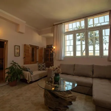 Menecrates Rustic - San Matteo Ágios Matthaíos