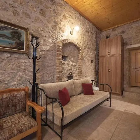 Menecrates Rustic - San Matteo * Ágios Matthaíos