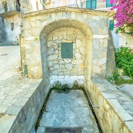 Apartment Menecrates Rustic - San Matteo *